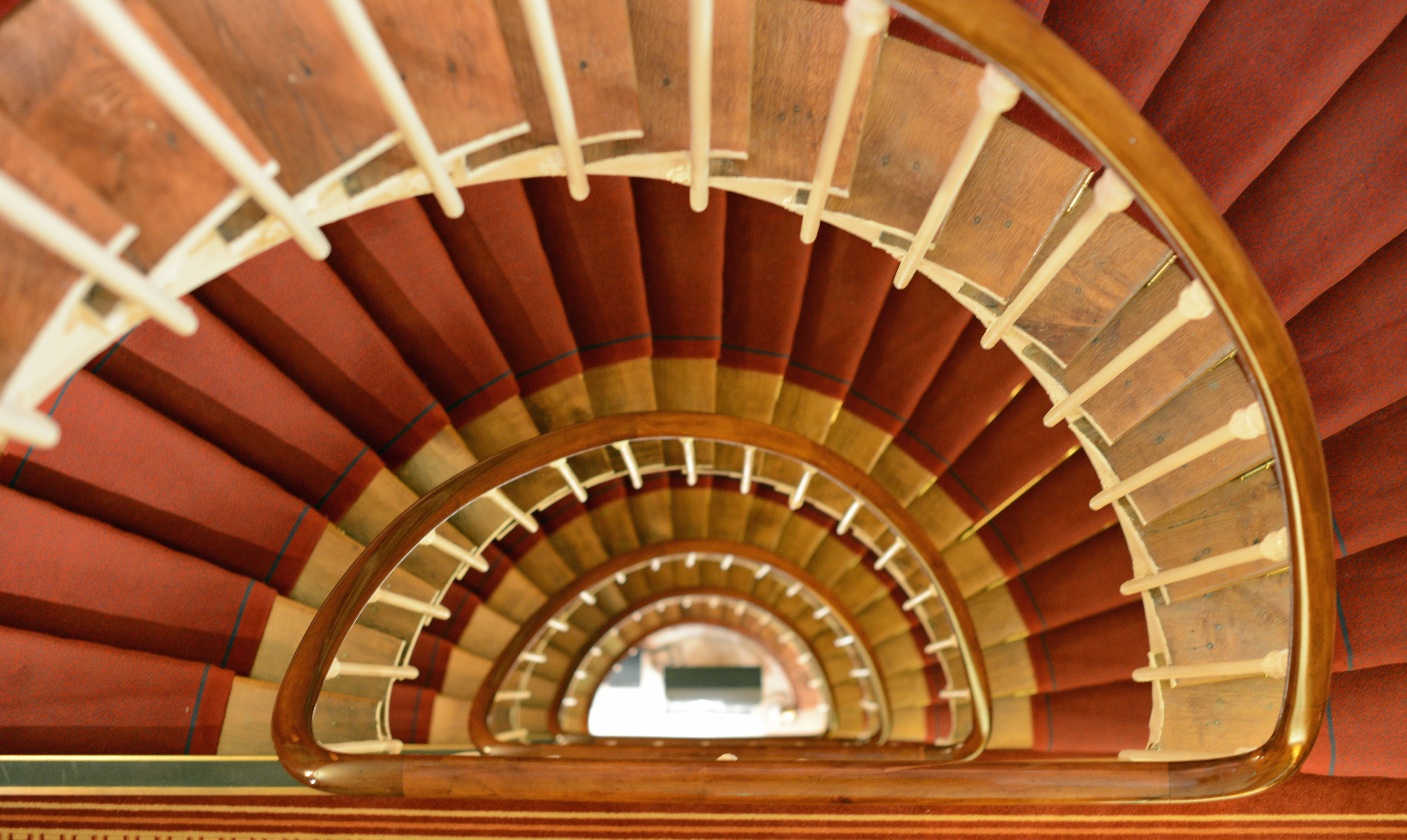 Treppenhaus Hero-Bild